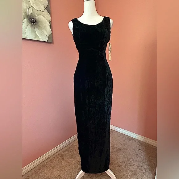 SOLD ****Vintage deadstock old Hollywood glam black velvet gothicglam long - Picture 1 of 16